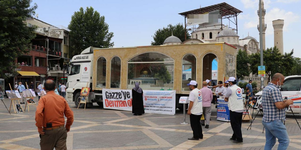 ​Minia Kudüs tırına Malatyalılardan yoğun ilgi