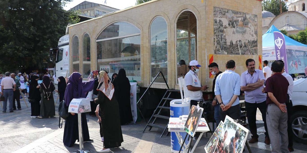 Siyasi parti ve STK temsilcilerinden Minia Kudüs tırına ziyaret