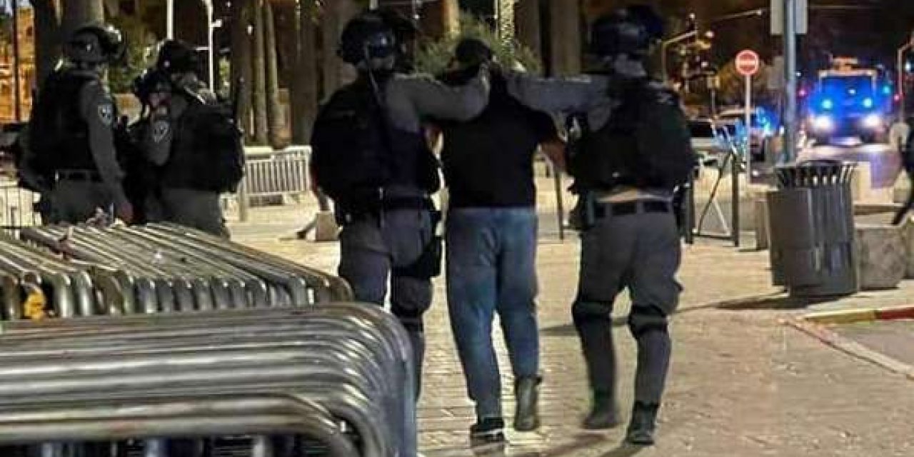 Zionist regime kidnaps 5426 Palestinians since start of year, including 854 children, 107 women
