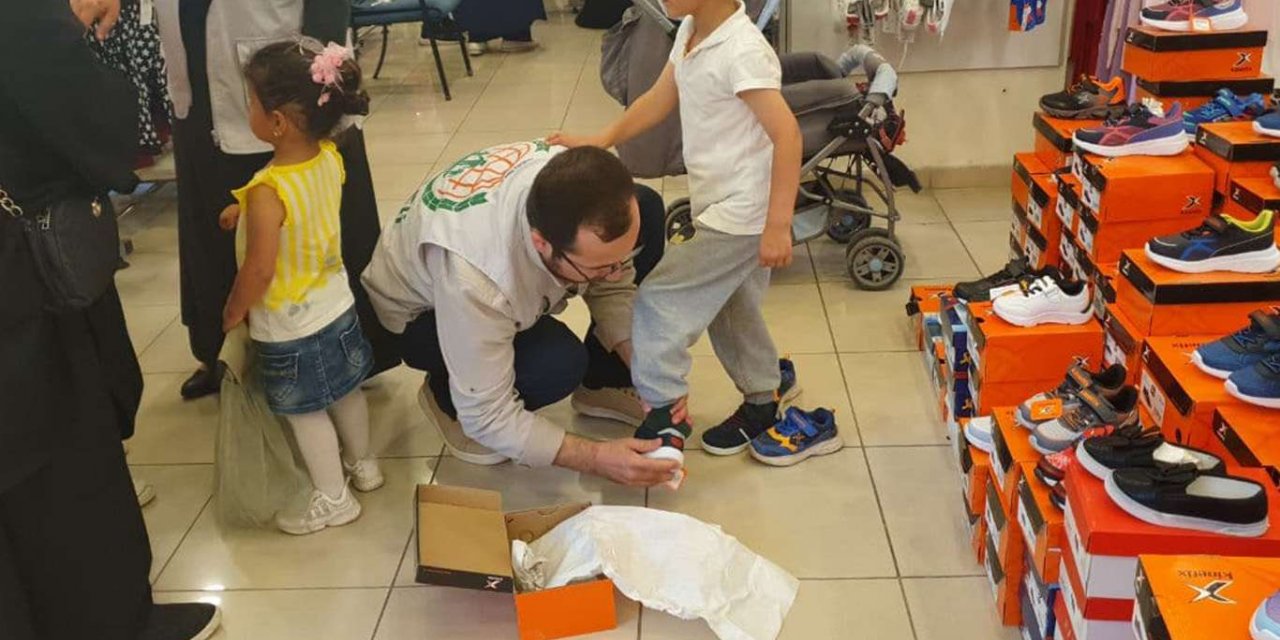 Avrupa Yetimeli Gümüşhane'de yetimleri bayrama öncesi giydirdi