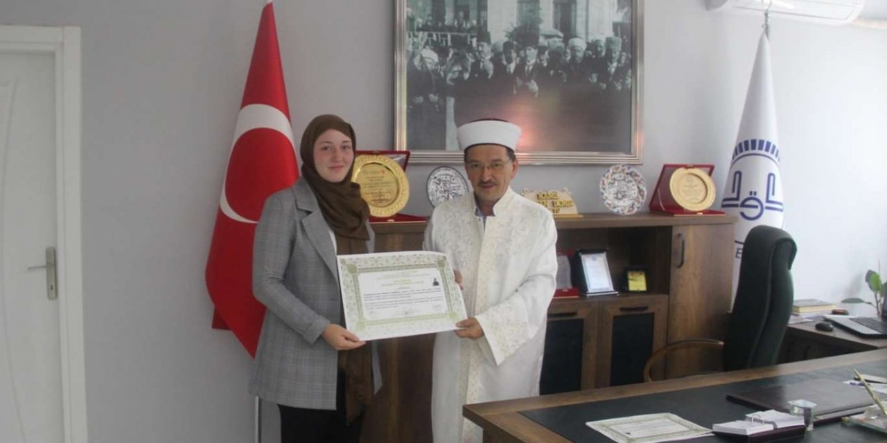 Alman vatandaşı Sophie Kelime-i Şehadet getirerek Müslüman oldu