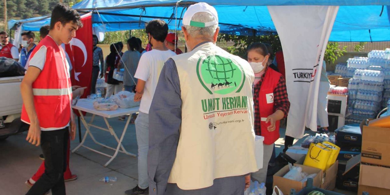 Umut Kervanı ve IHO-EBRAR yangın mağdurlarına yardım ulaştırdı
