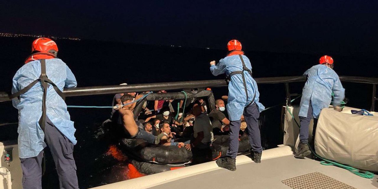 İzmir'de 19 düzensiz göçmen yakalandı