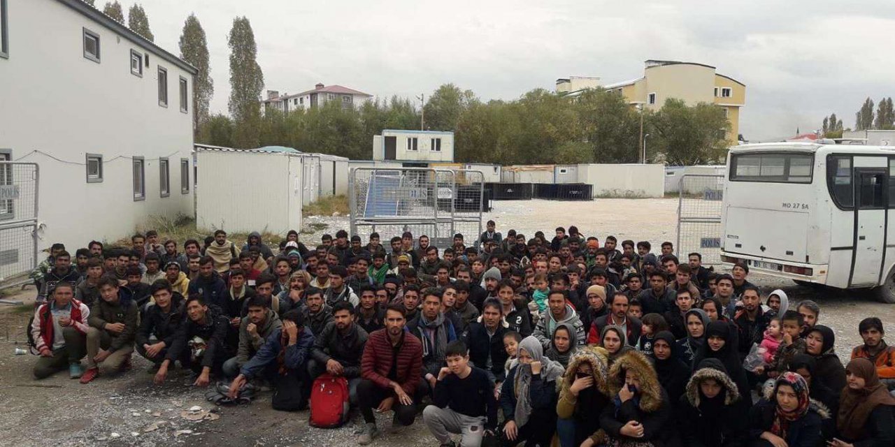 Van'ın Çaldıran ilçesinde 300 düzensiz göçmen yakalandı