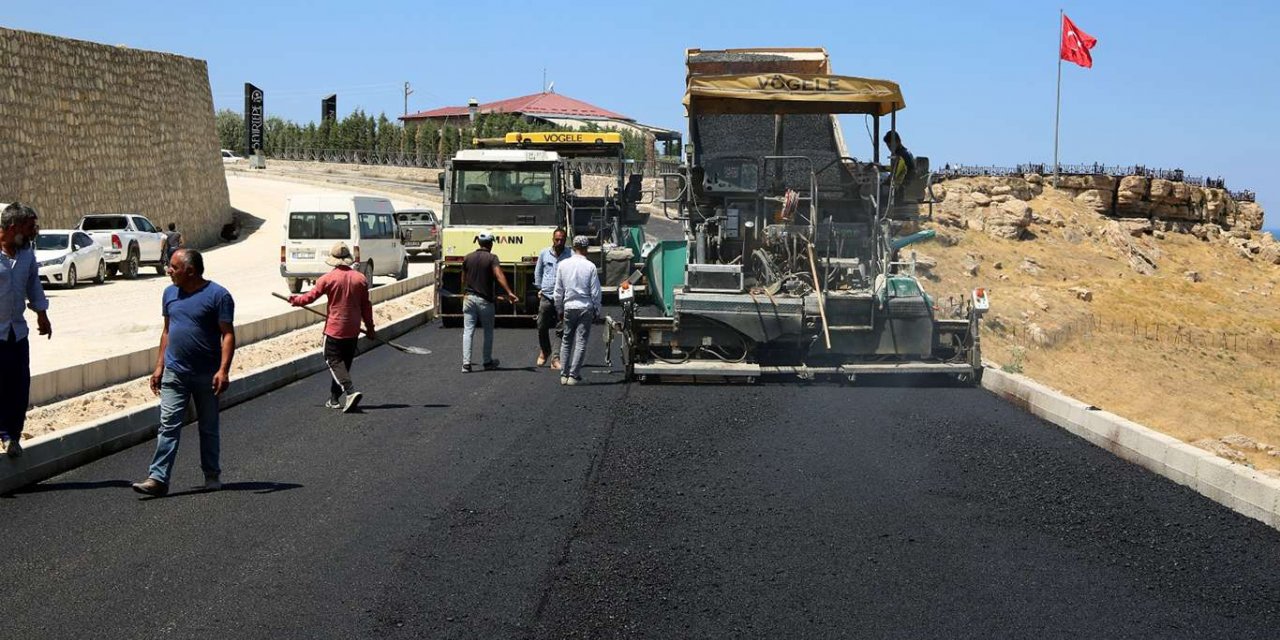 Van'da yol yapım çalışmaları devam ediyor
