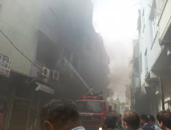 Viranşehir'de halı dükkânı kül oldu