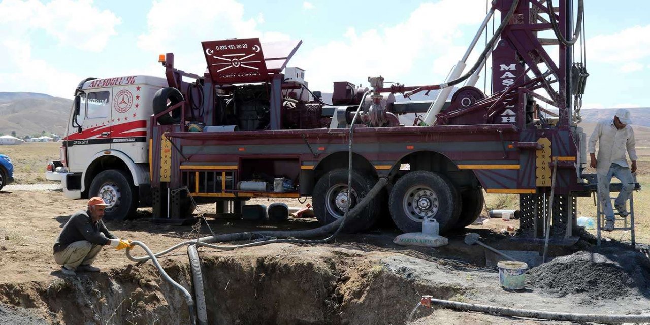 Van'da kuraklık yaşayan mahallelerde sondaj kuyuları açılıyor