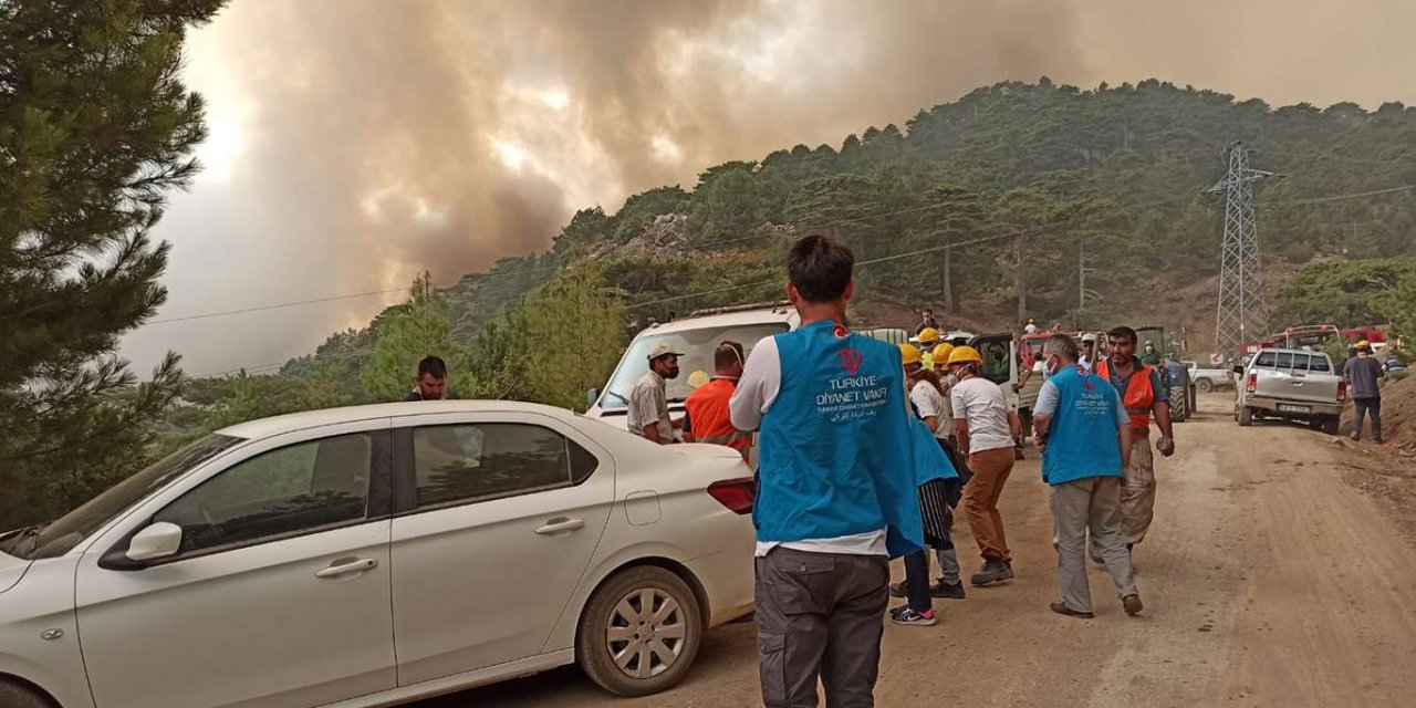 Köyceğiz'deki yangınlar nedeniyle 5 mahalle tahliye edildi