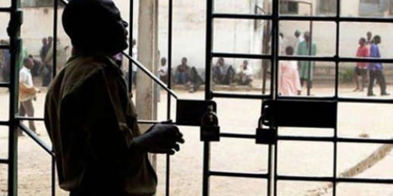 At least 219 prisoners escape from a jail in Uganda