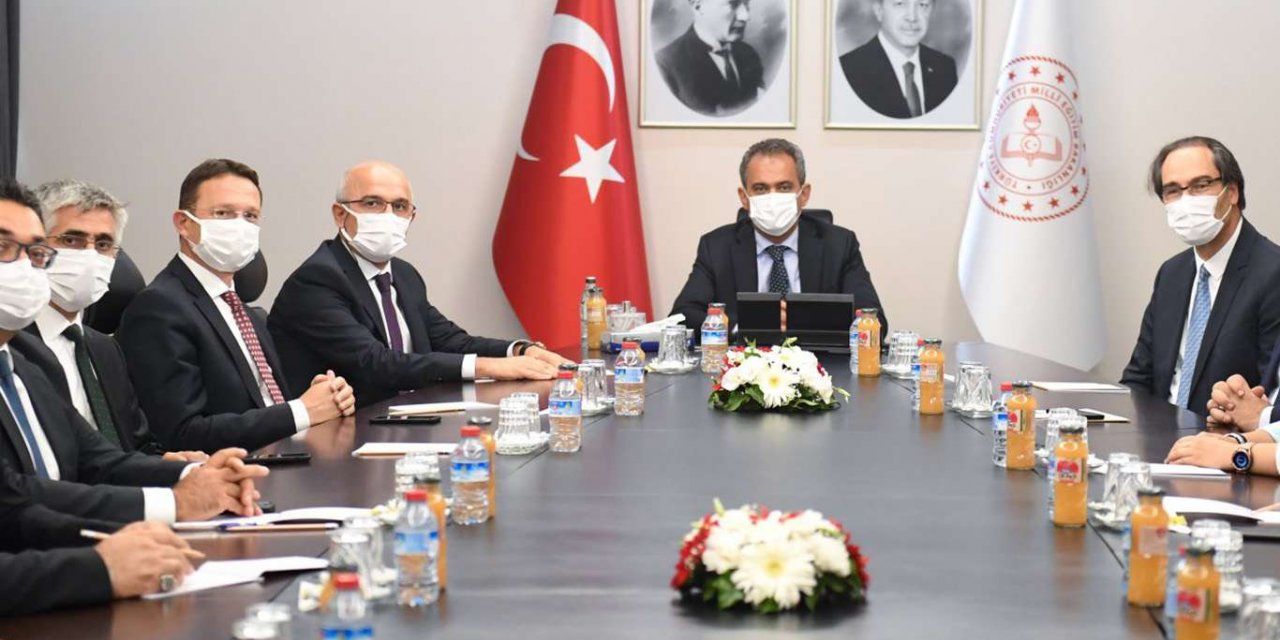 Bakan Özer: "Önceliğim okulları yüz yüze eğitime hazırlamak"