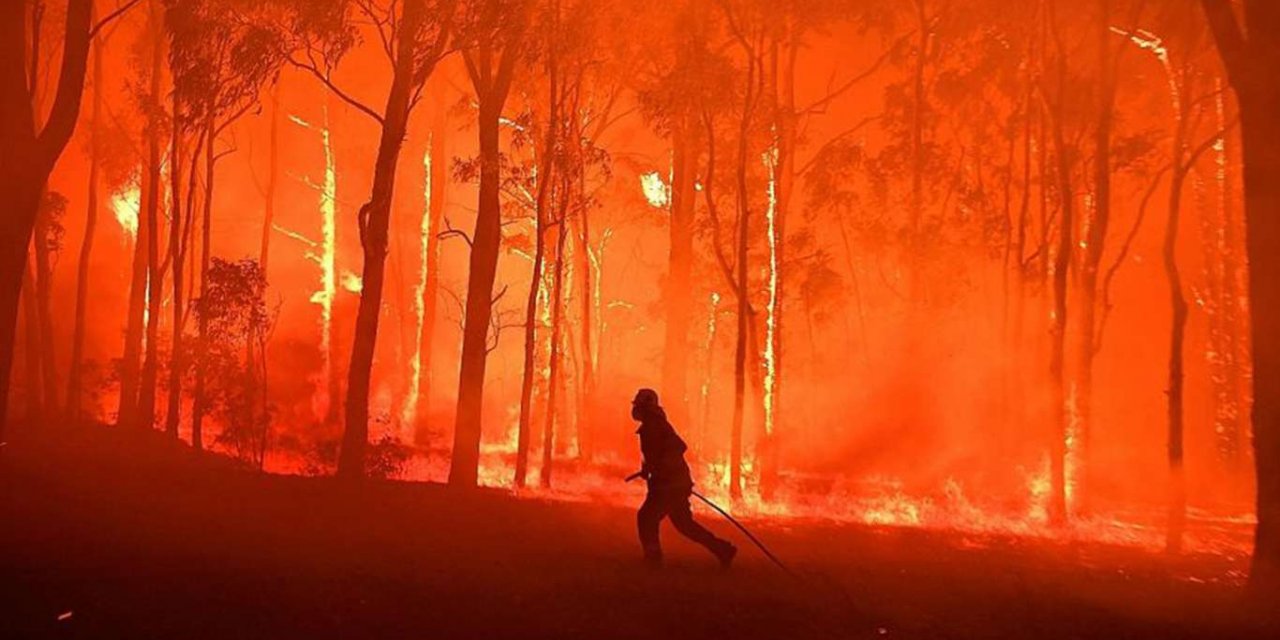 ABD'nin California eyaletinde hızla büyüyen yangınlar nedeniyle binlerce kişi tahliye edildi