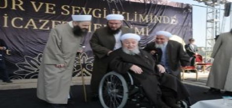 İsmailağa'dan eski bakana sert cevap