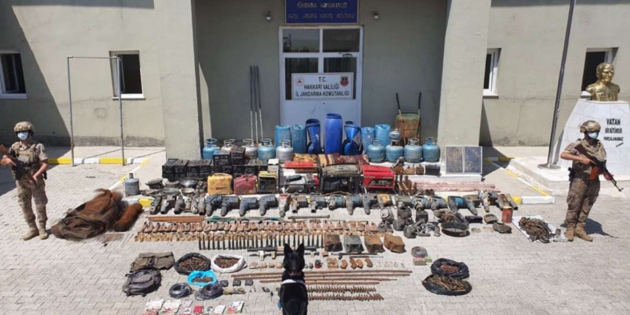 Yüksekova'da PKK elemanlarının kullandığı 3 sığınak bulundu