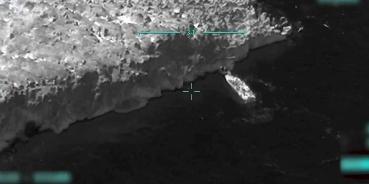 Yunanistan'ın ıssız adada ölüme terk ettiği düzensiz göçmenler kurtarıldı