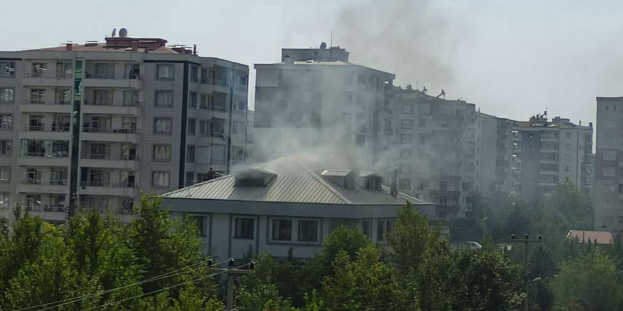 ​Diyarbakır'da öğrenci yurdunda çıkan yangın paniğe neden oldu