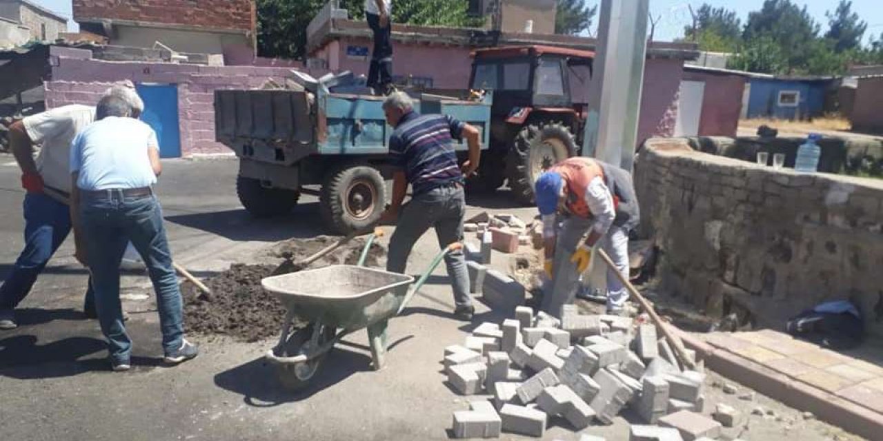 Uzun yıllar bakımsız kalan yol ve kaldırımlar yenileniyor