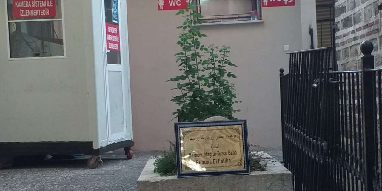 Bursa'da kabir ile tuvaletin yan yana olması tepki çekti