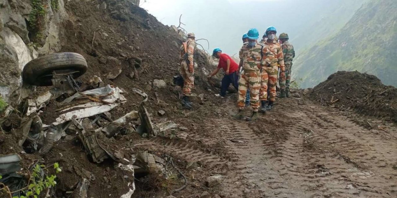 Hindistan'daki heyelanda can kaybı 13'e yükseldi