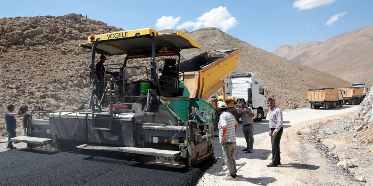 Van'da yeni yol yapım çalışmaları devam ediyor