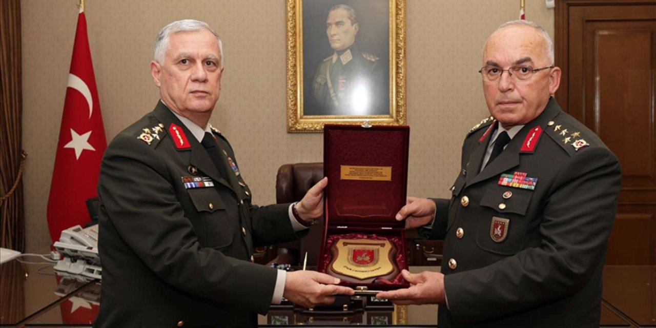 Kara Kuvvetleri Komutanlığında devir-teslim töreni düzenlendi