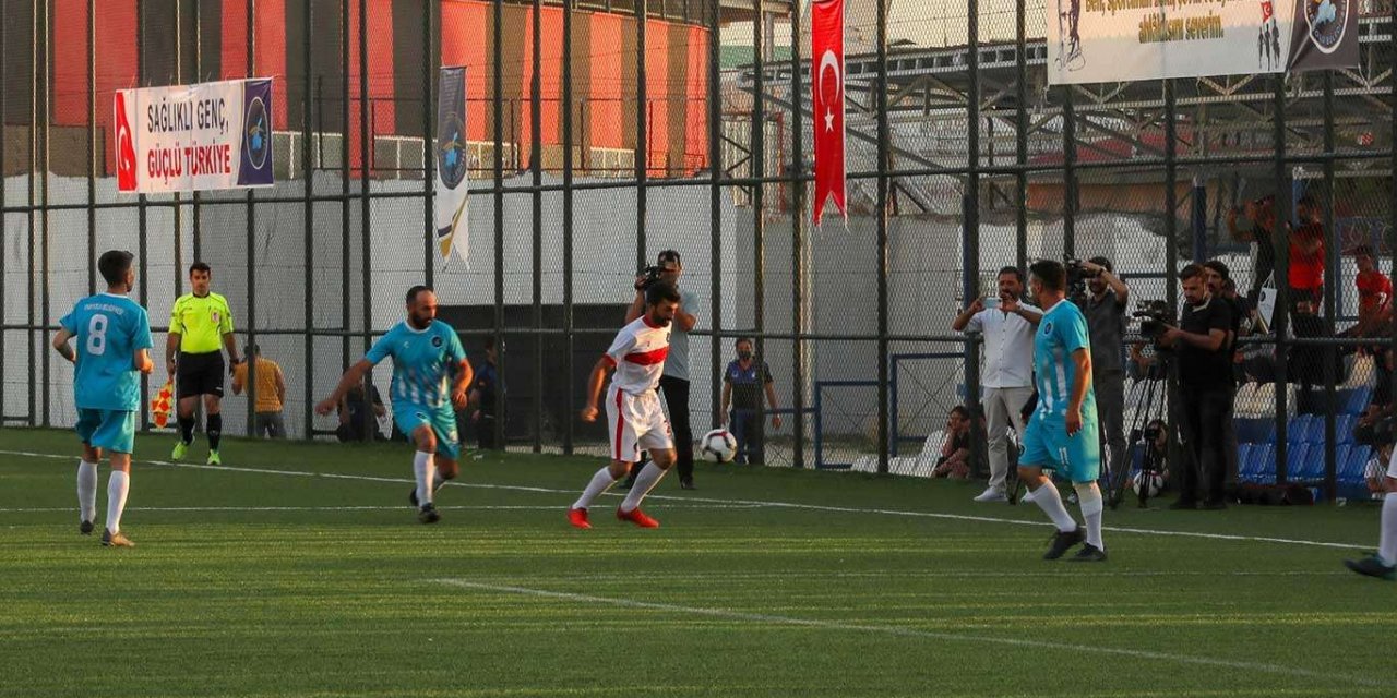 Van'da düzenlenen Köyler arası futbol ligi turnuvası sona erdi