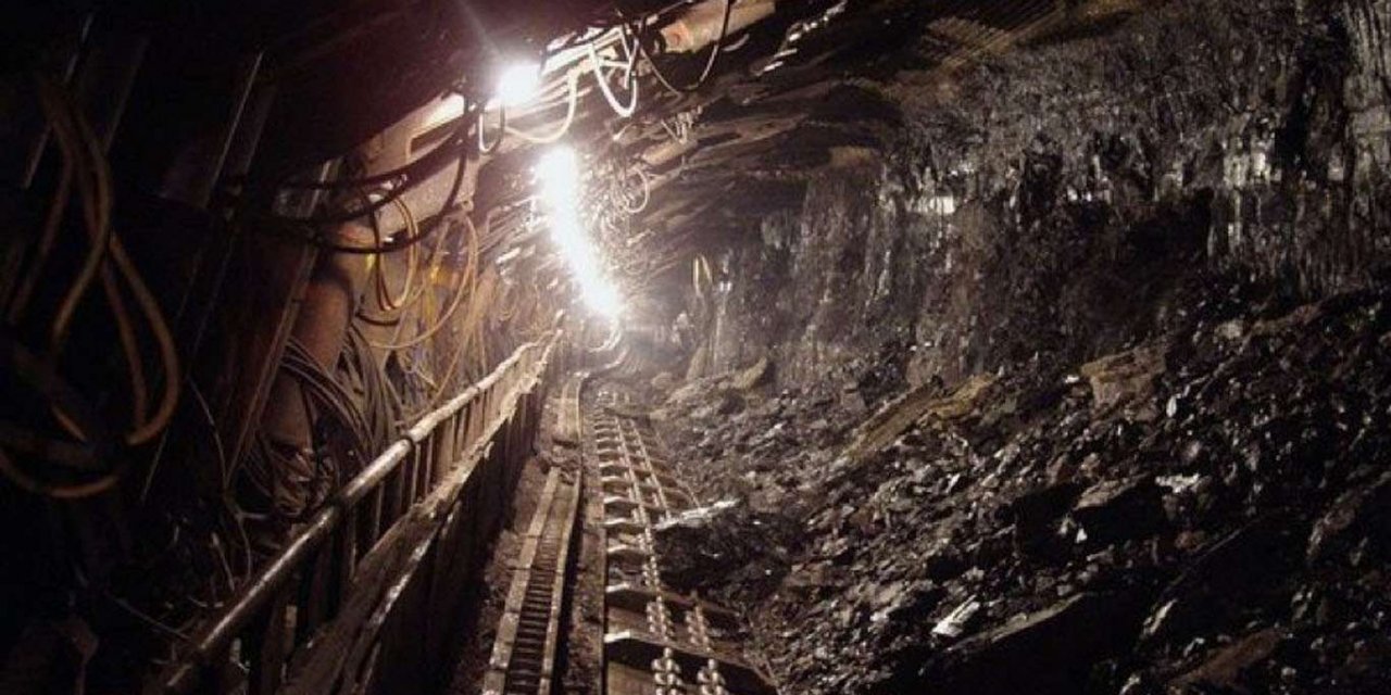 Çin'de kömür madenini su bastı: 20 işçi mahsur