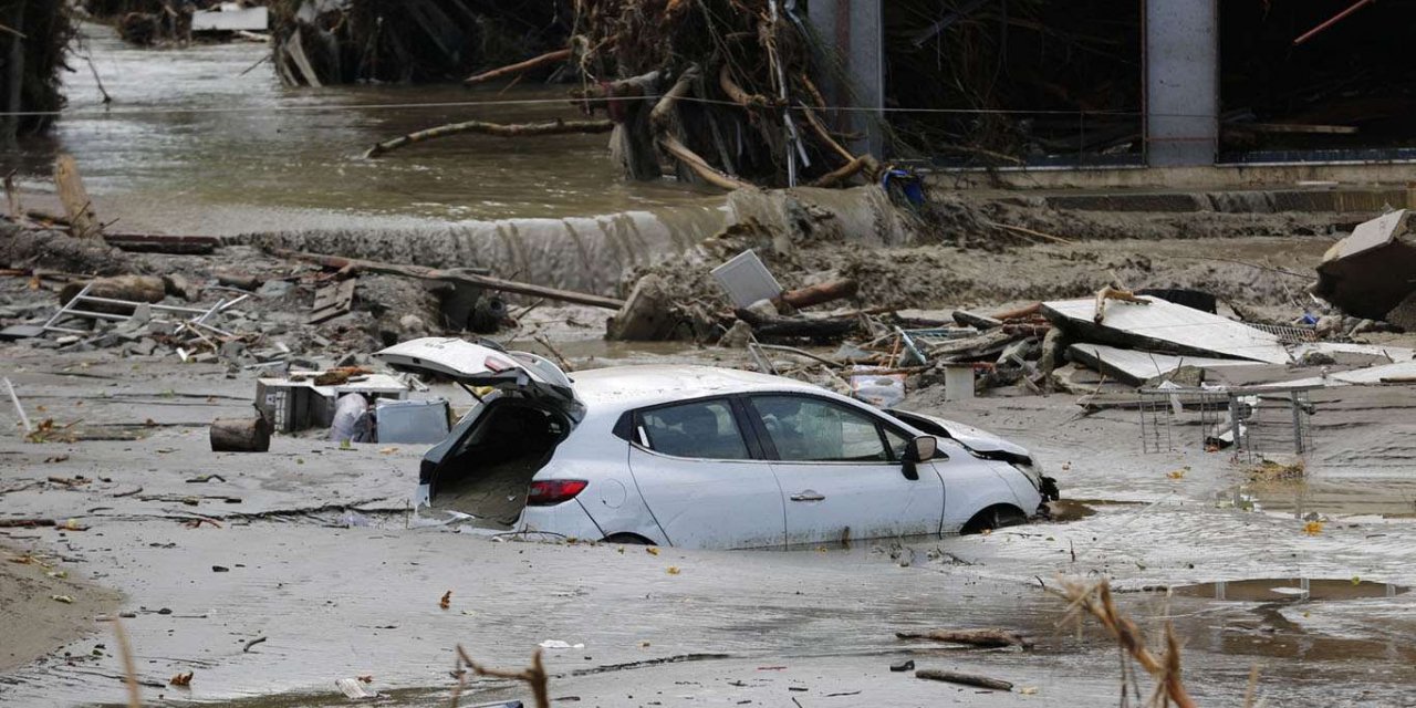 Meteorolojiden "çok kuvvetli zaman zaman şiddetli" yağış uyarısı