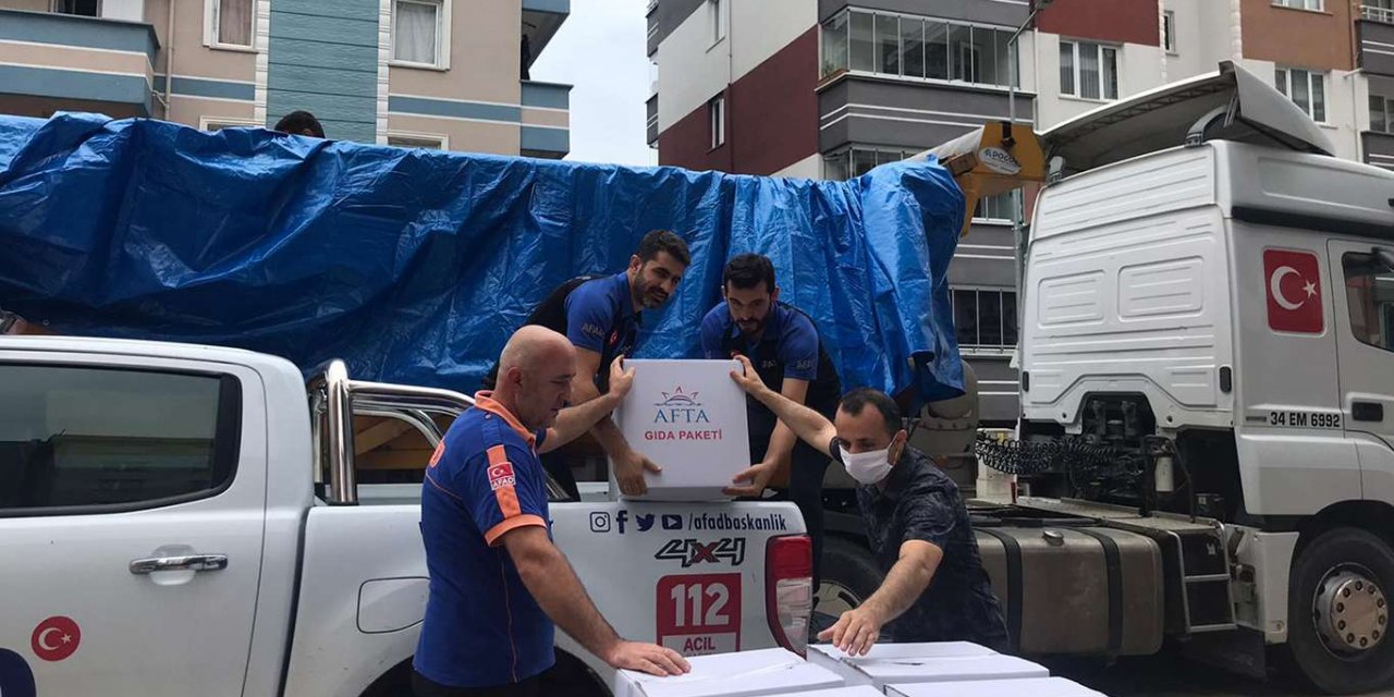 Yangın ve sel bölgelerine bağışlar sürüyor