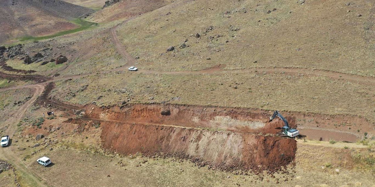 Van'da atıl kalan gölet ve kanallar temizlenerek kullanıma sunuluyor