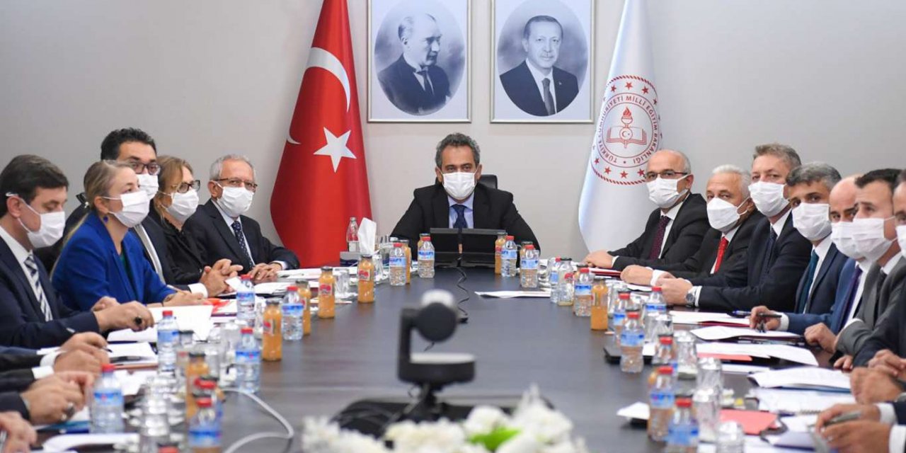 Yeni eğitim öğretim yılı için 81 ilde devam eden hazırlıklar değerlendirildi