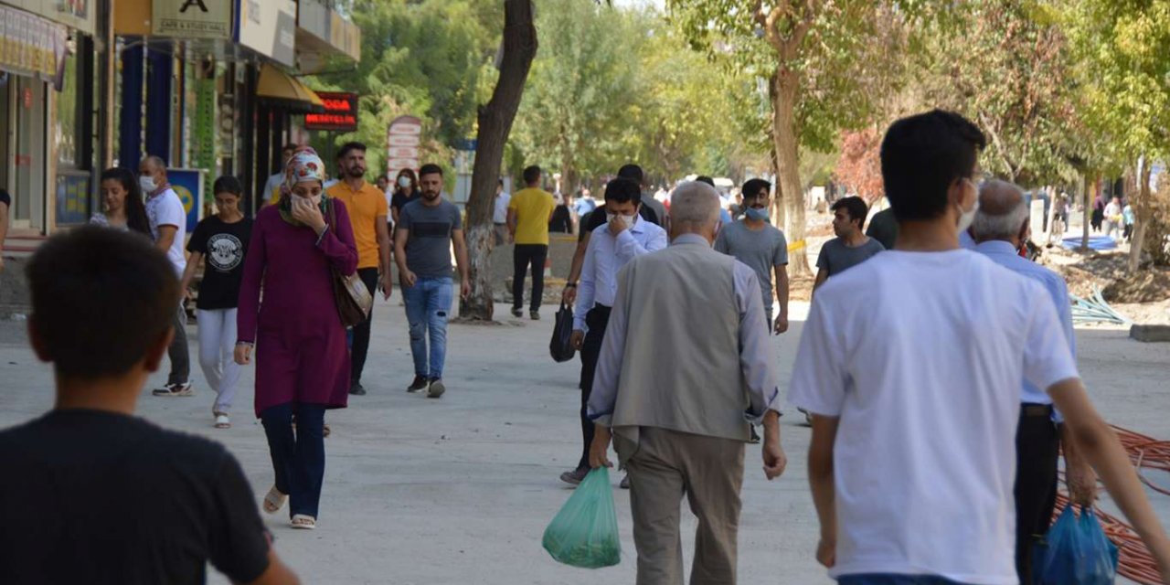 Halktan PCR testi uygulamasına farklı tepkiler