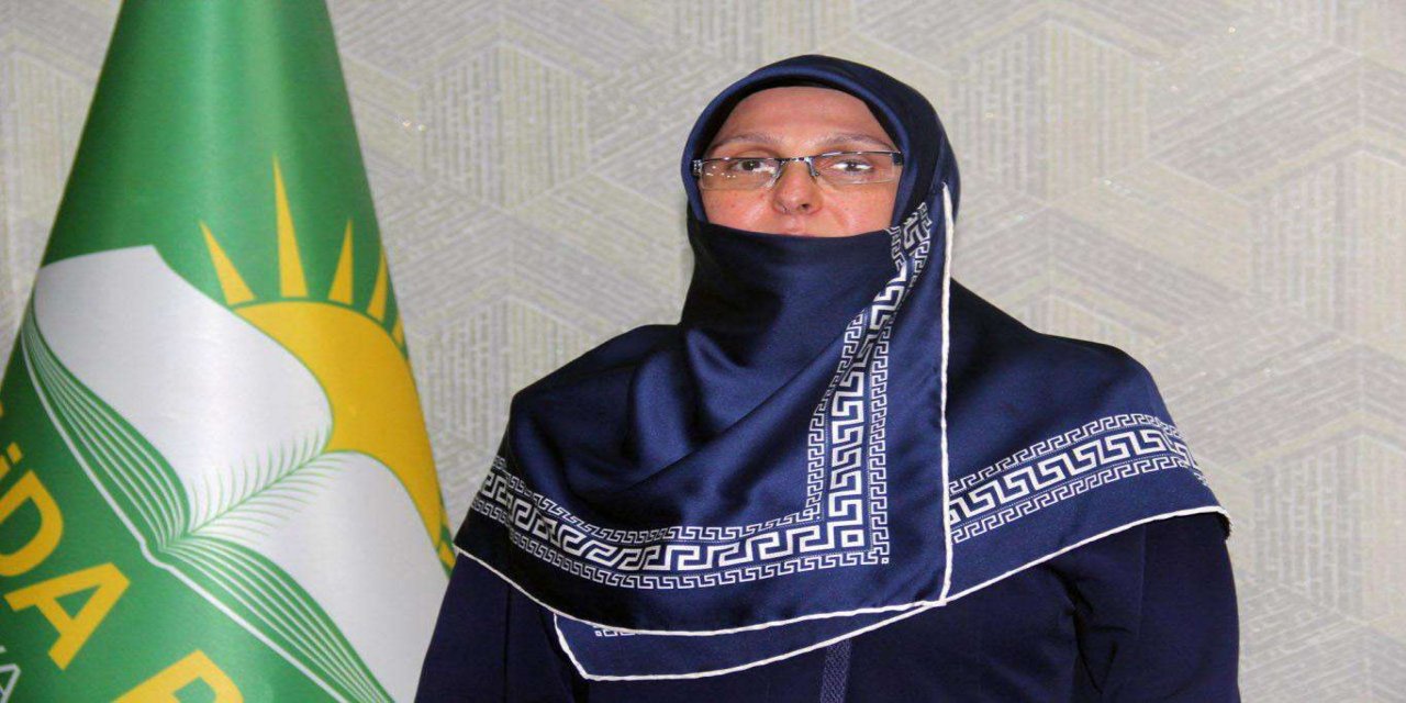 HÜDA PAR Kadın Kolları Başkanı Yararlı'dan İzmir'de tesettüre yapılan hakarete tepki