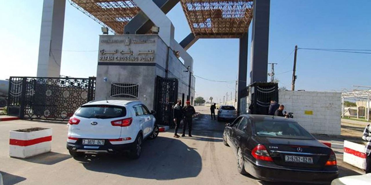 Egyptian authorities close Rafah crossing with Gaza Strip