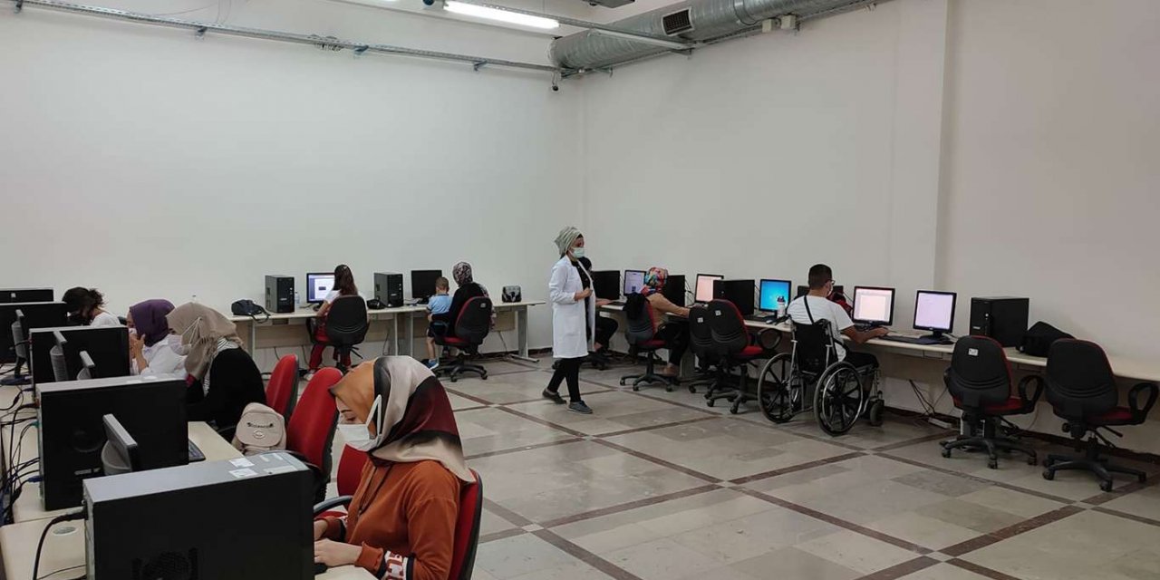 DİSMEK’te eğitimler devam ediyor