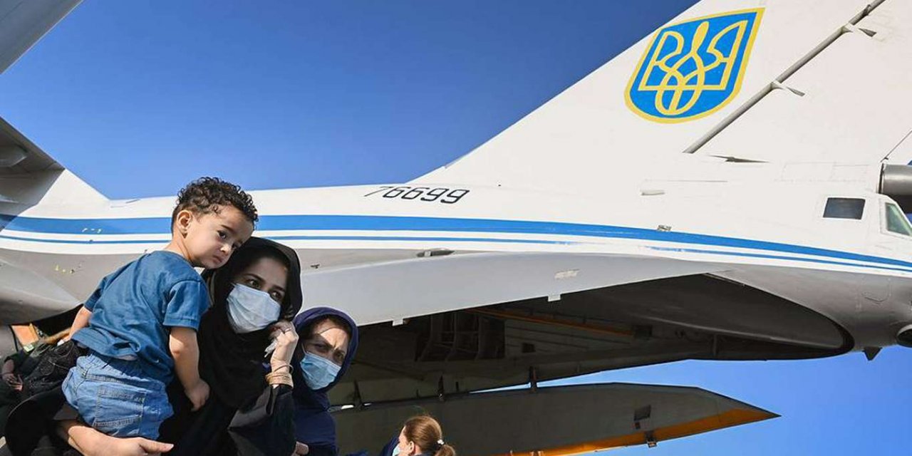 Kabil'den dönen Ukrayna'ya ait tahliye uçağının kaçırıldığı iddiası