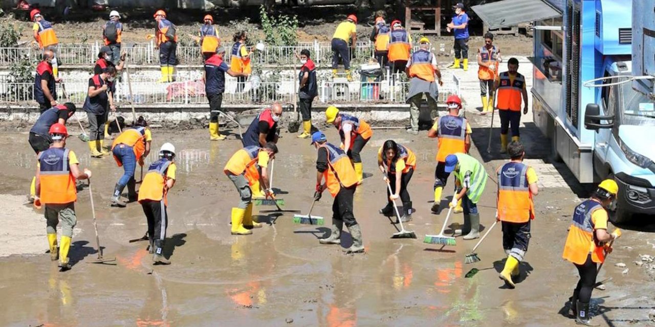 AFAD, yangın ve sel afeti destek hesabına yatan bağışları açıkladı