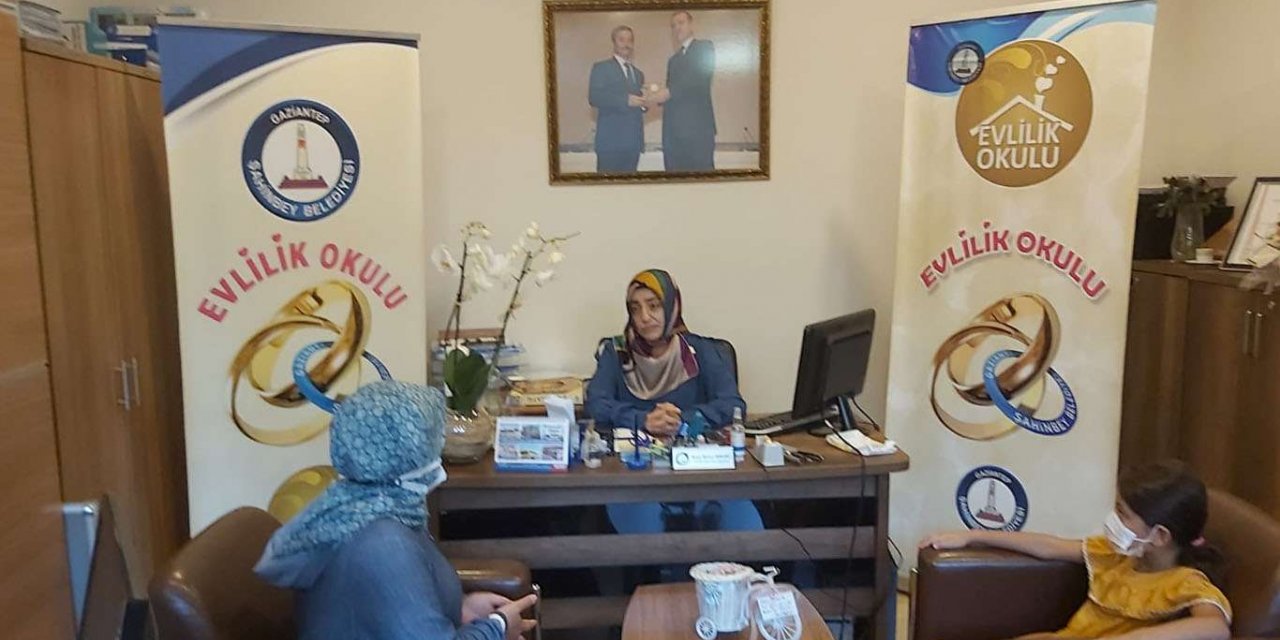 Ailelere ücretsiz danışmanlık hizmeti veriliyor