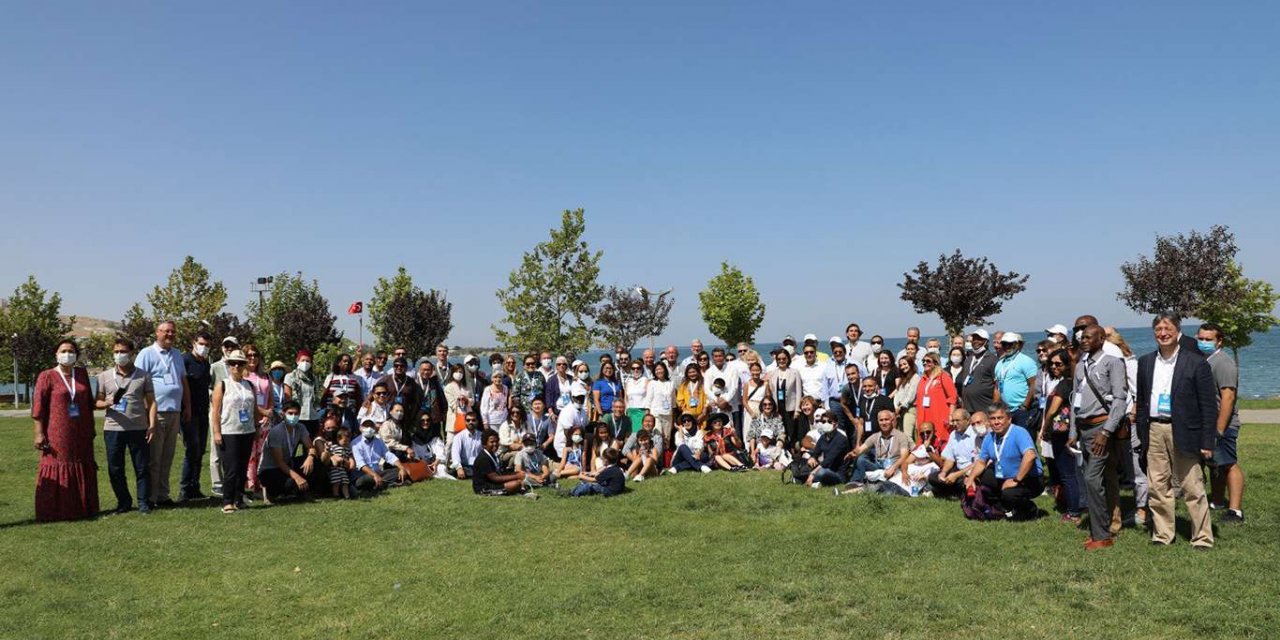 Büyükelçi ve diplomatlar Van'ı gezdi