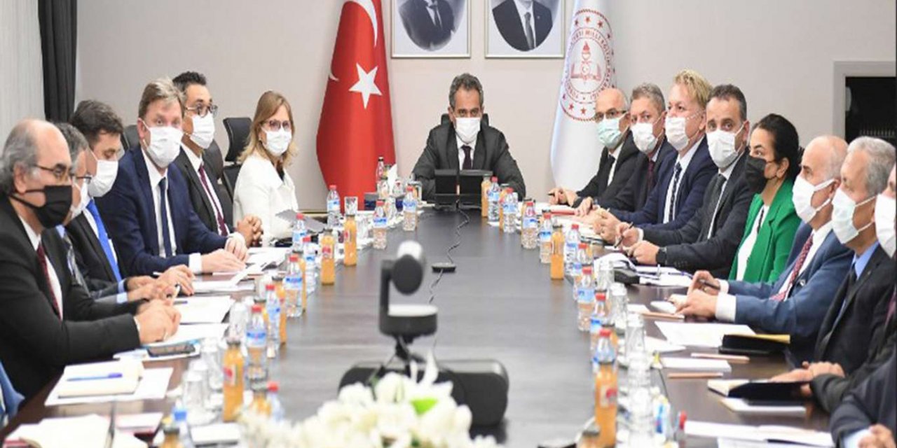 İstanbul İl Eğitim Değerlendirme Toplantısı'nda yüz yüze eğitime hazırlık ele alındı