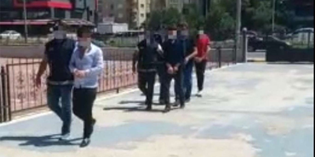 Van'da göçmen kaçakçılığı yapan 3 kişi tutuklandı