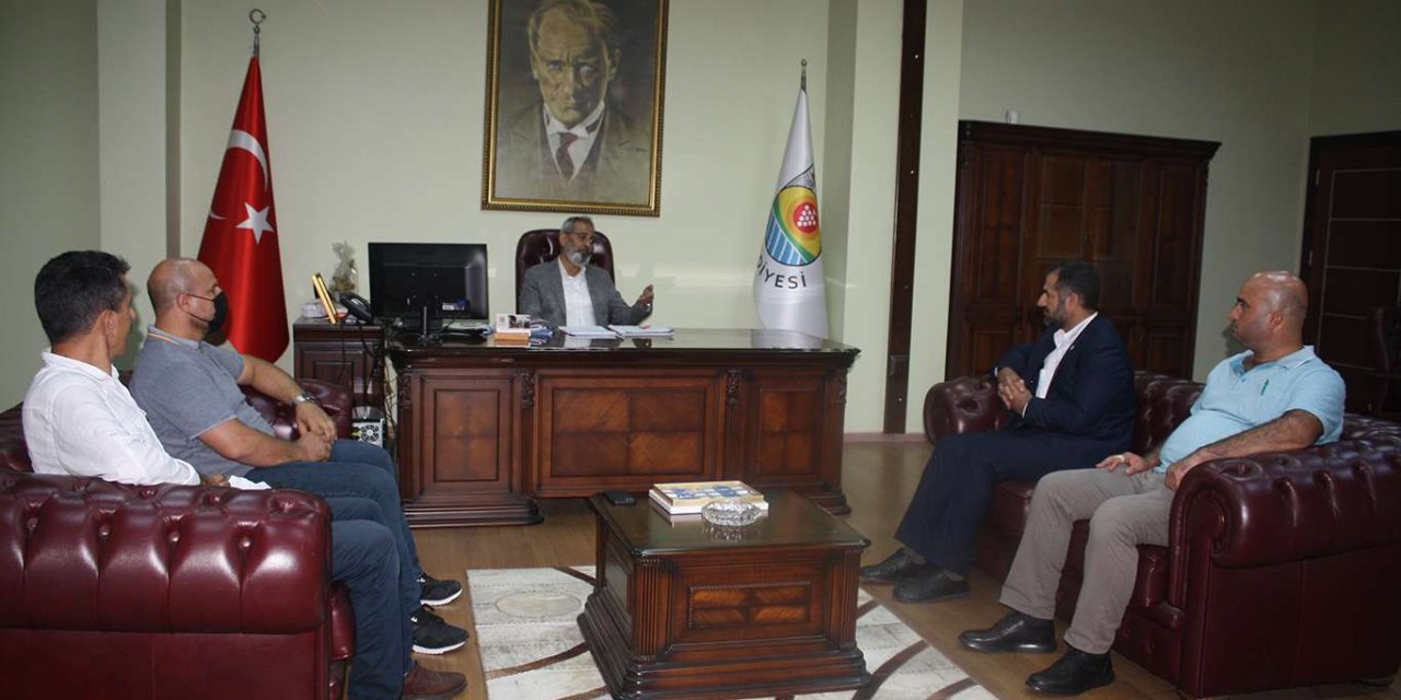 HÜDA PAR Tarsus İlçe Başkanı Tanış'tan Tarsus Belediye Başkanı Bozdoğan'a ziyaret