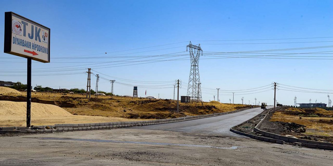 Hipodrom yolu yenilendi