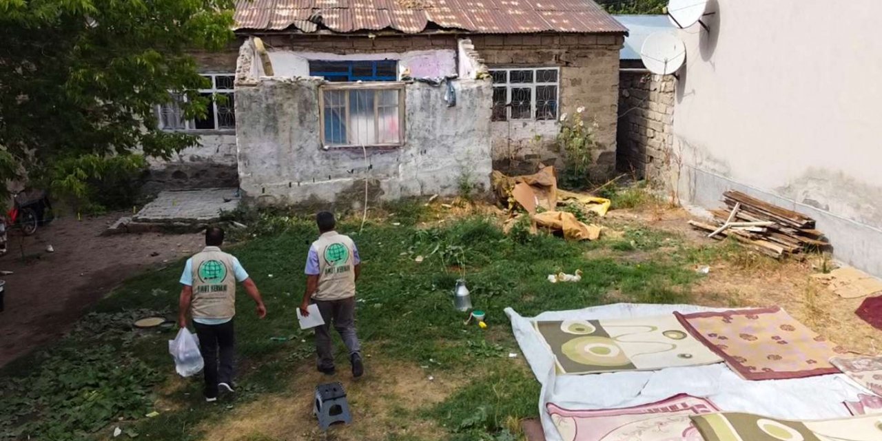 Ağrı Umut Kervanı kentte ihtiyaç sahibi 600 aileye 50 bin TL değerinde yardım ulaştırdı