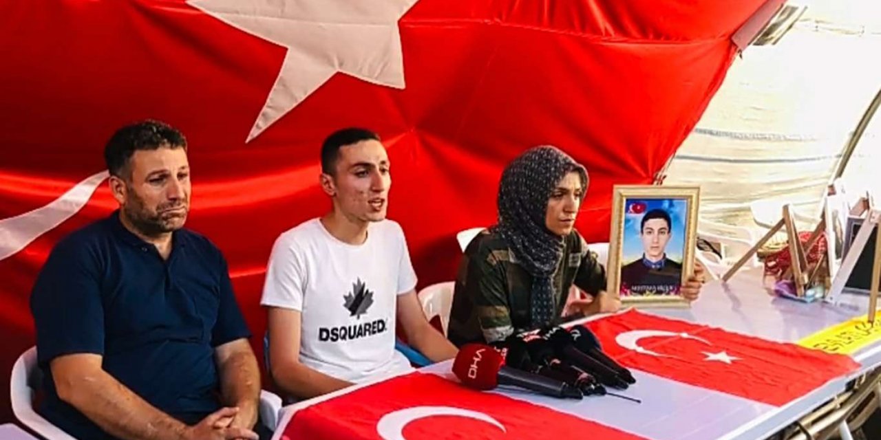 PKK'den kaçan genç evlat nöbeti tutan aileleri ziyaret etti