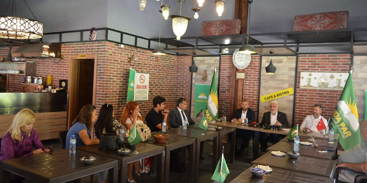 HÜDA PAR Genel Başkanı Yapıcıoğlu'ndan seçim barajı açıklaması