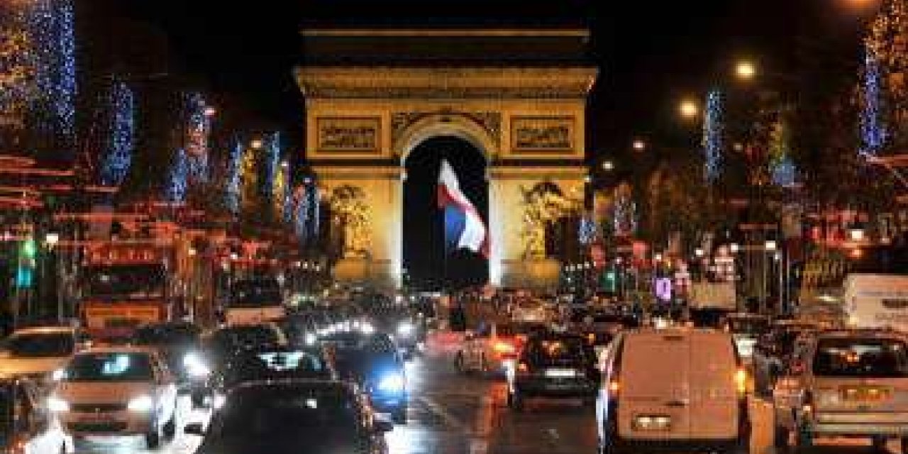 Paris'te hız sınırı 30 kilometreyle sınırlandırıldı