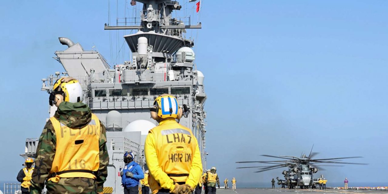 ABD donanmasına ait helikopter düştü