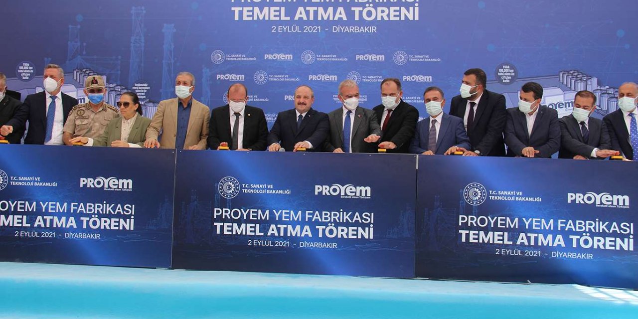 Bakan Varank, Diyarbakır'da yem fabrikası temel atma törenine katıldı