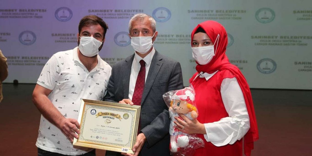 Evlilik Okulu’ndan mezun olanlara sertifikaları verildi