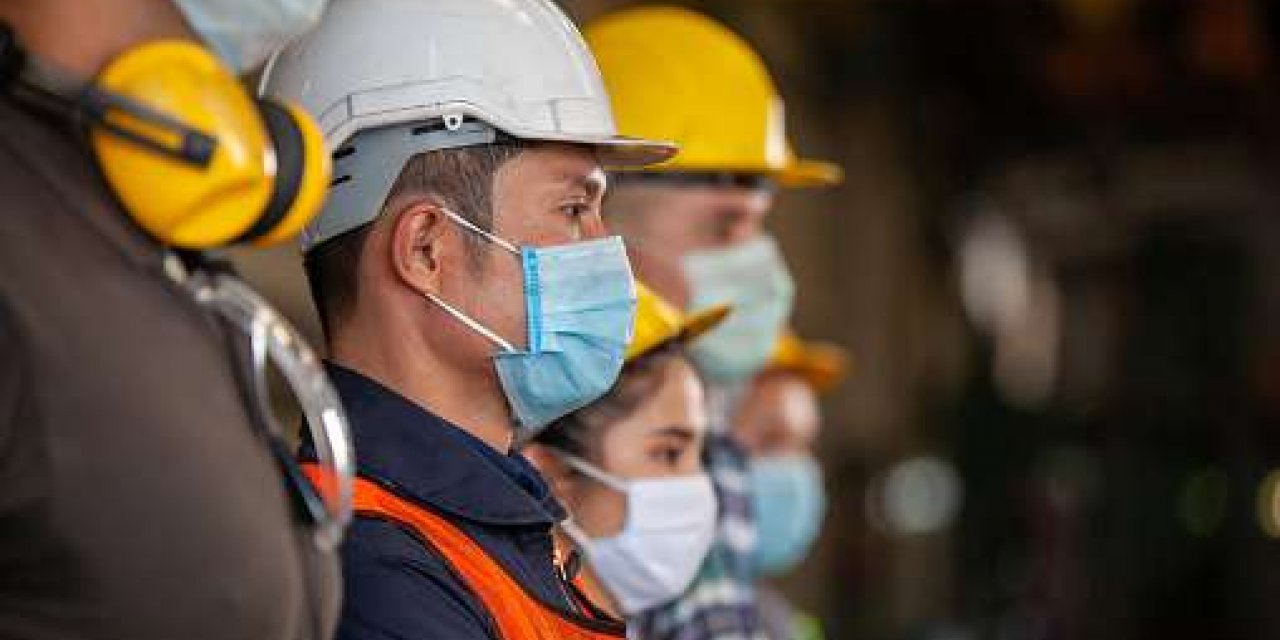 Aşı olmayan işçiler için haftada bir kez PCR testi zorunluluğu getirildi